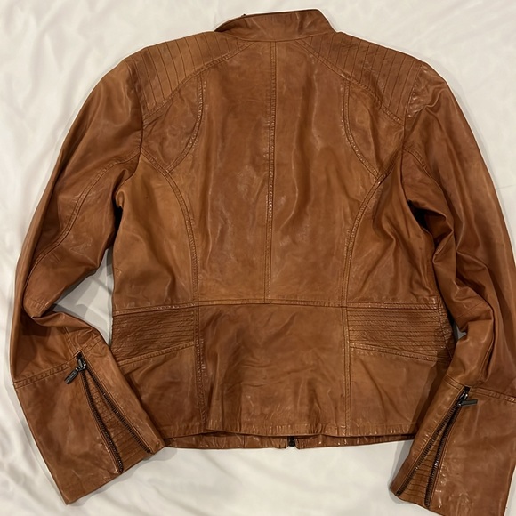 Bernardo real leather jacket…beautiful camel tan color. In mint condition! - Picture 4 of 4